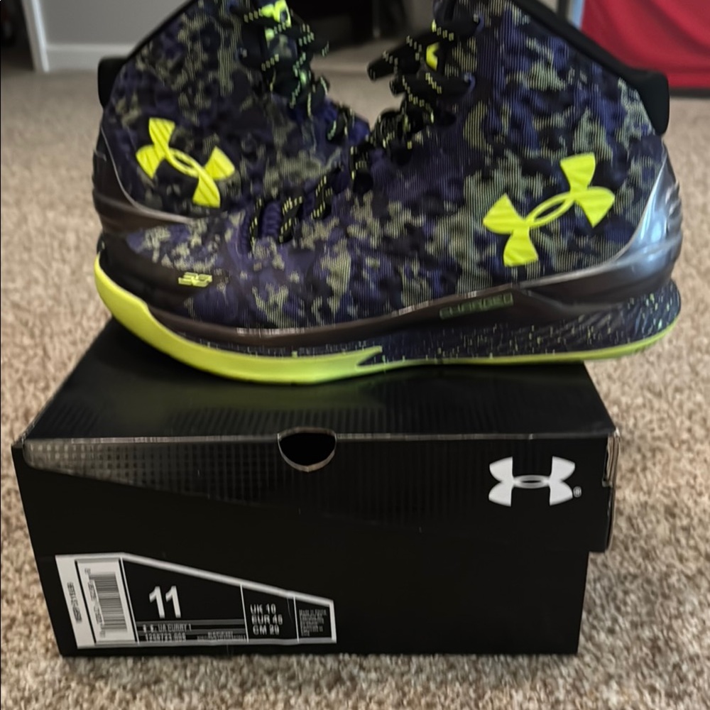 Under Armour Black and Yellow Sneakers High-Top Performance
